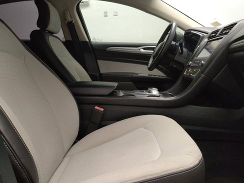 Used 2019 Ford Fusion SE w/ Equipment Group 151A FWD image 21