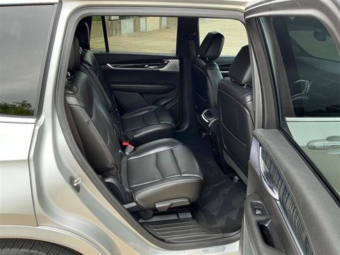 Used 2020 Cadillac XT6 Premium Luxury FWD image 40
