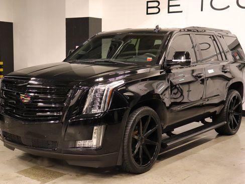 Used 2015 Cadillac Escalade Platinum image 1