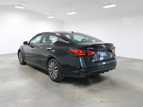 Used 2025 Nissan Altima 2.5 SV image 7