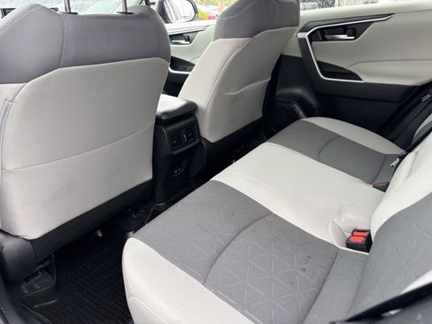 Used 2022 Toyota RAV4 XLE w/ XLE Grade Weather Package FWD image 16