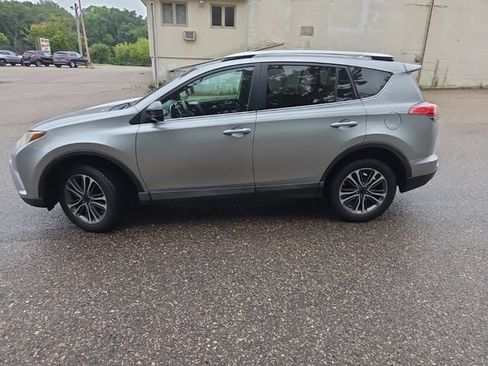 Used 2016 Toyota RAV4 LE AWD/4WD image 6