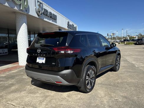 Used 2023 Nissan Rogue SV image 7