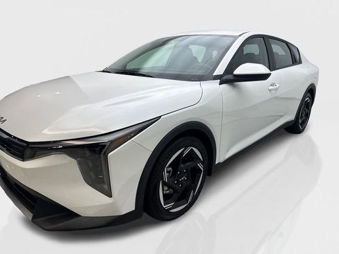 Used 2025 Kia K4 EX FWD image 11