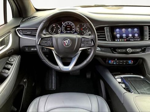 Used 2024 Buick Enclave Premium image 8