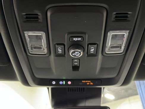 Used 2025 GMC Yukon Denali image 34