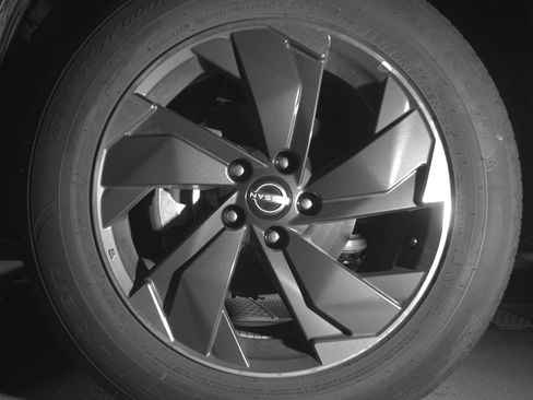 Used 2025 Nissan Rogue SV image 12