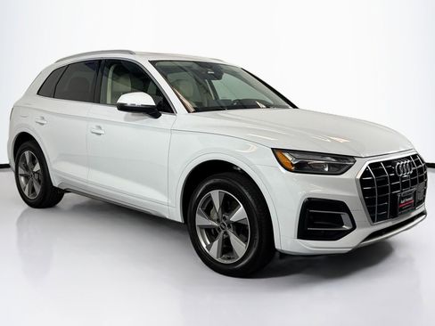 Used 2022 Audi Q5 2.0T Premium Plus w/ Premium Plus Package AWD/4WD image 3