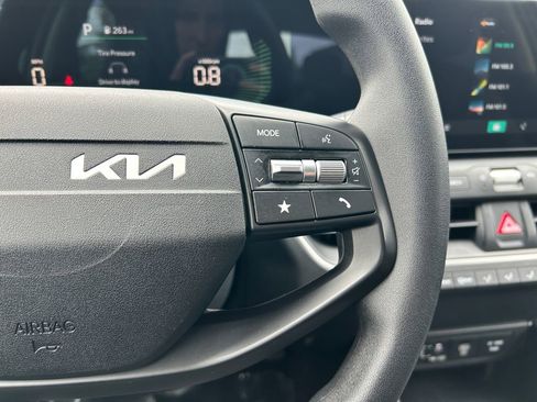 Used 2025 Kia K4 FWD image 17