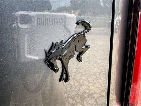 Certified 2024 Ford Bronco Wildtrak AWD/4WD image 8