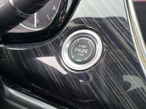 Used 2023 Cadillac XT6 Premium Luxury image 16