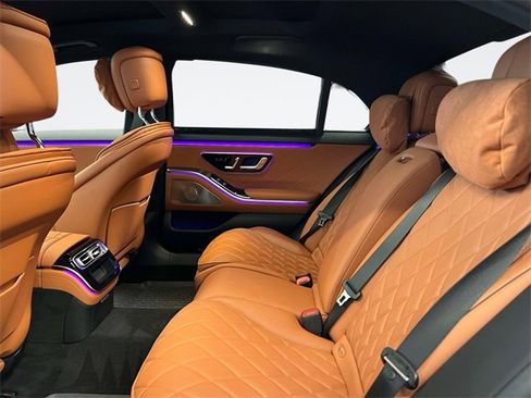 Used 2025 Mercedes-Benz S 580 4MATIC Sedan image 12