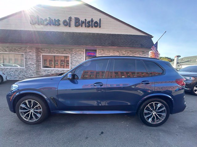 Used 2021 BMW X5 xDrive40i w/ M Sport Package AWD/4WD image 4