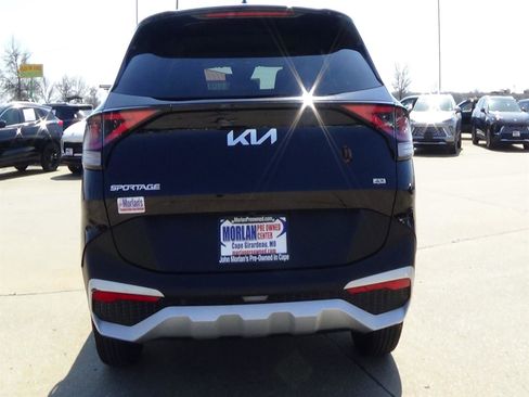 Used 2025 Kia Sportage LX AWD/4WD image 7