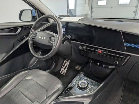 Certified 2023 Kia Niro SX Touring FWD image 49
