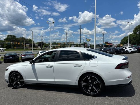 Used 2024 Honda Accord Sport image 6