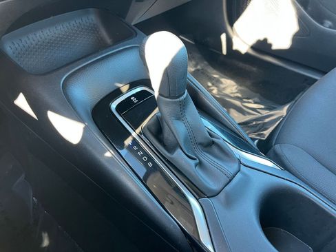 Used 2025 Toyota Corolla LE image 40