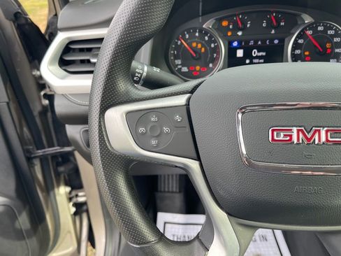 Used 2023 GMC Acadia SLE w/ Driver Convenience Package image 15