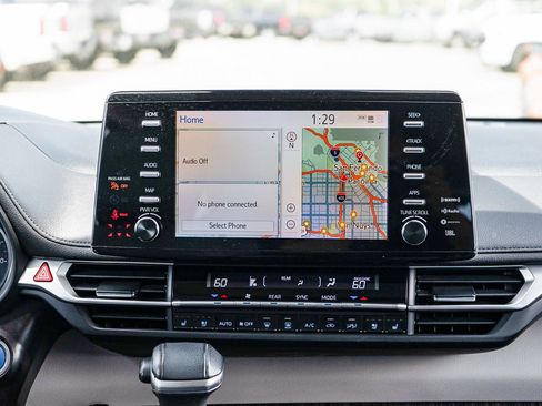 Certified 2022 Toyota Sienna Limited FWD image 15