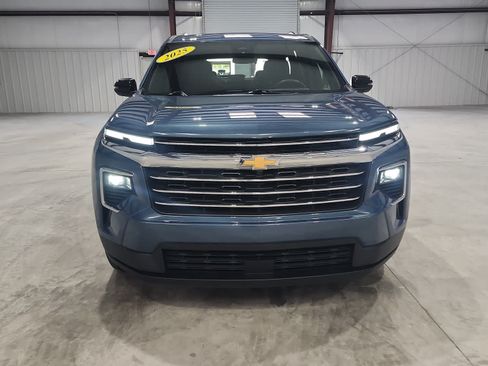 Used 2025 Chevrolet Traverse LT FWD image 8