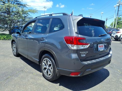 Used 2020 Subaru Forester Premium AWD/4WD image 4
