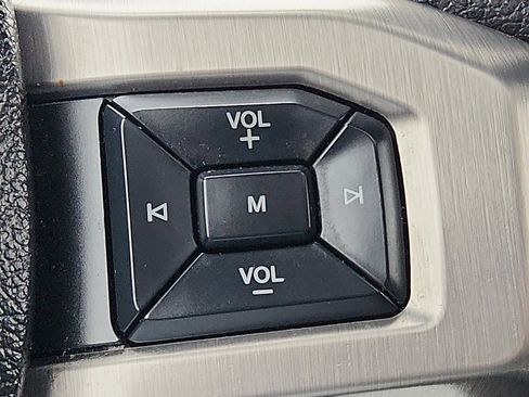 Used 2015 Ford F150 Platinum w/ Equipment Group 701A Luxury image 24