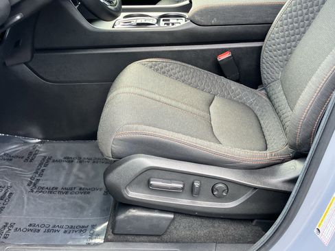 Used 2025 Honda Pilot Sport image 17