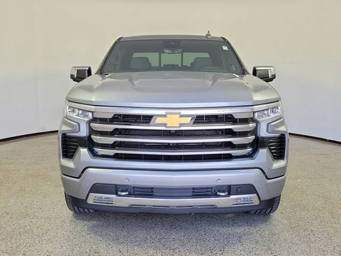 Used 2023 Chevrolet Silverado 1500 High Country w/ High Country Premium Package AWD/4WD image 3