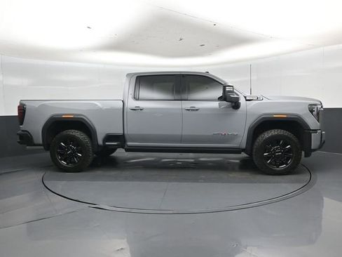 Used 2024 GMC Sierra 2500 AT4 w/ AT4 Premium Plus Package AWD/4WD image 2
