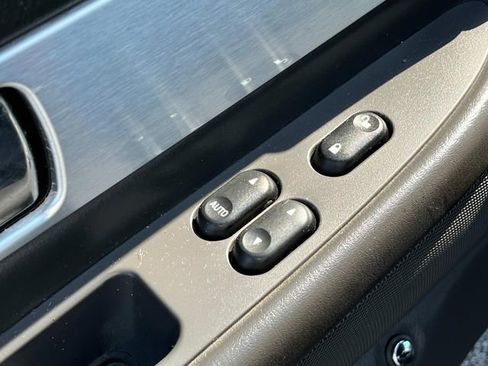 Used 2002 Ford Thunderbird image 15