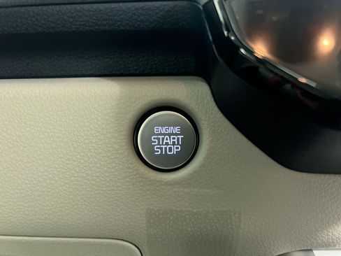 New 2026 Kia Carnival EX image 21