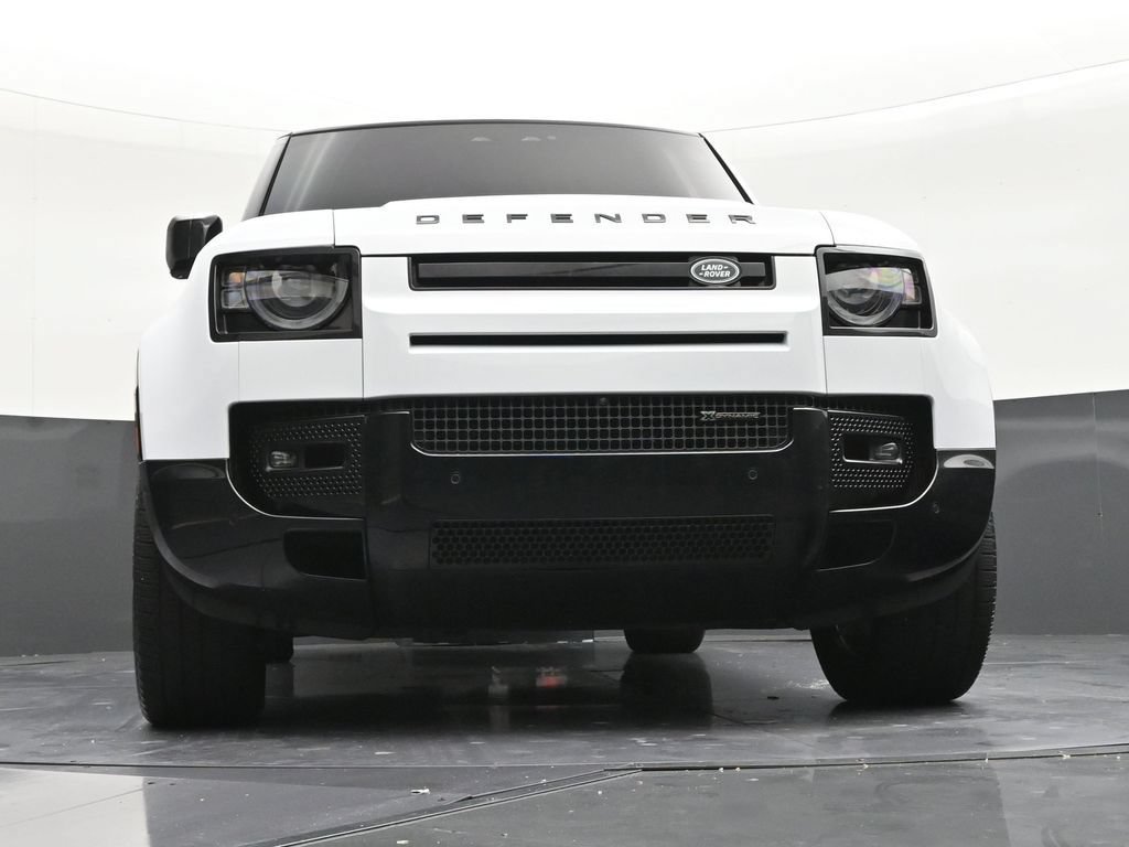 Used 2023 Land Rover Defender 130 X-Dynamic SE AWD/4WD image 27