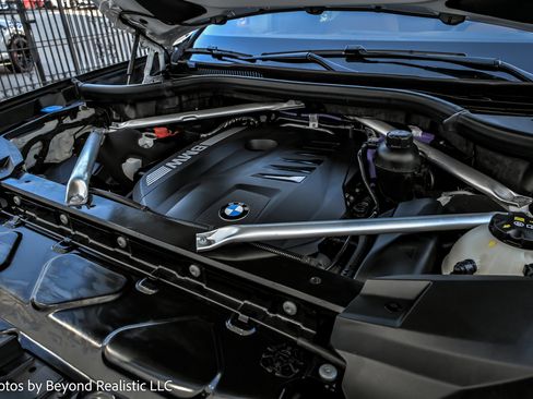 Used 2023 BMW X7 xDrive40i w/ M Sport Package image 22