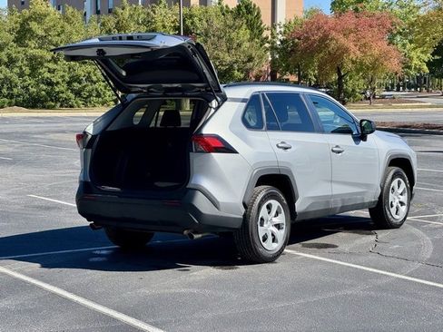 Used 2021 Toyota RAV4 LE image 18