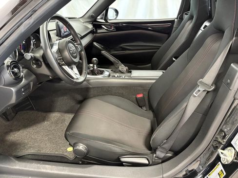 Used 2018 MAZDA MX-5 Miata Club image 12