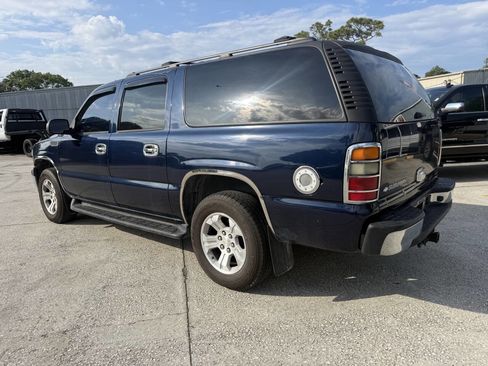 Used 2006 Chevrolet Suburban LS w/ Smart Select Package RWD image 10