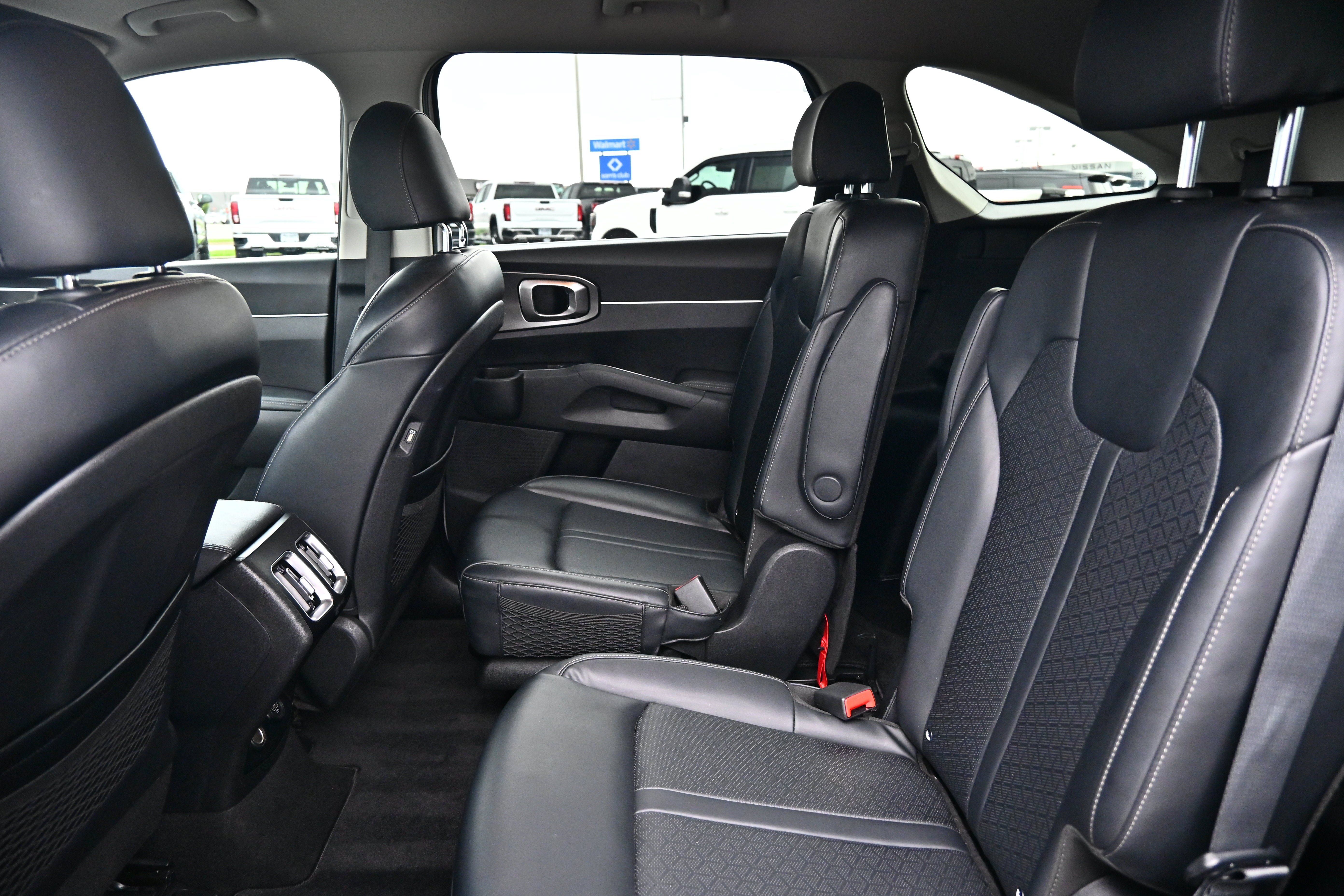 Used 2021 Kia Sorento S FWD image 15