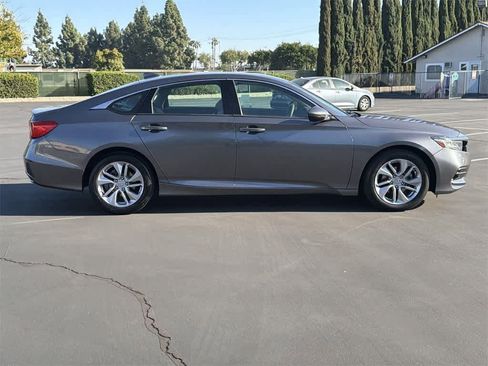 Used 2018 Honda Accord LX image 3