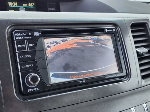 Used 2013 Toyota Sienna LE image 20