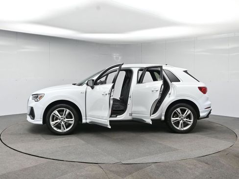 Used 2020 Audi Q3 2.0T Premium Plus w/ Premium Plus Package image 54