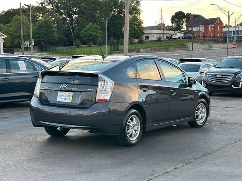 Used 2010 Toyota Prius FWD image 2