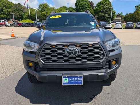 Used 2017 Toyota Tacoma TRD Off-Road w/ Tow Package (A/T) AWD/4WD image 8