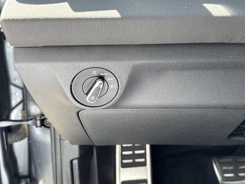 Used 2025 Volkswagen Jetta Sport FWD image 46