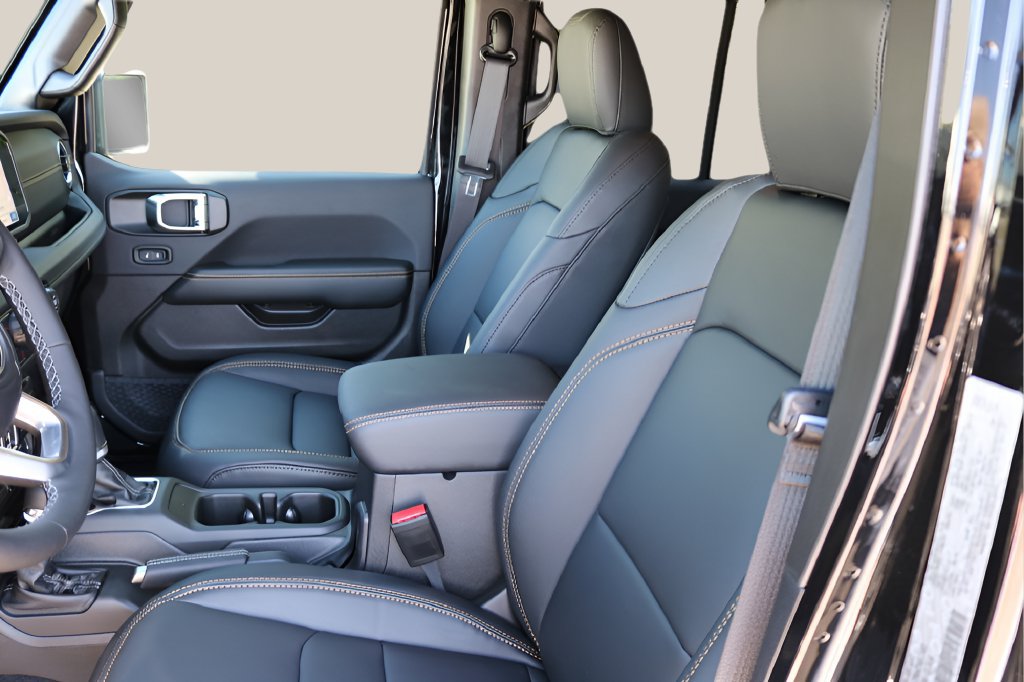 New 2027 Jeep Wrangler Unlimited Sahara AWD/4WD image 12