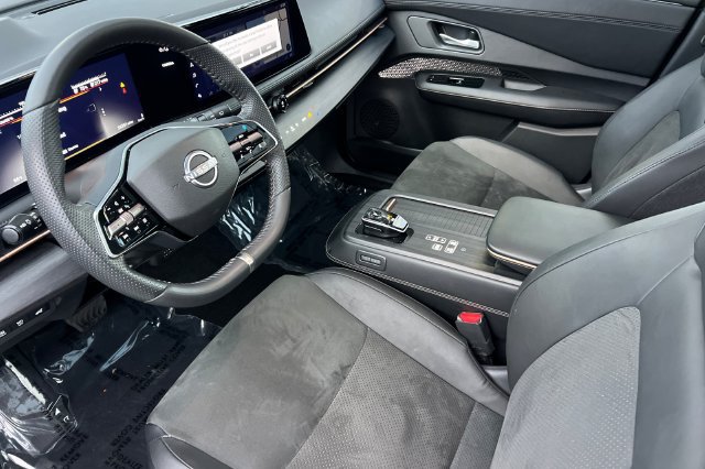 Used 2024 Nissan Ariya FWD image 10