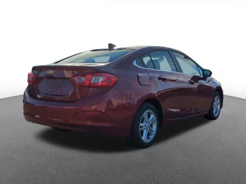 Used 2017 Chevrolet Cruze LT w/ Sun And Sound Package FWD image 6