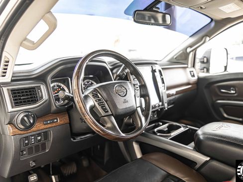 Used 2017 Nissan Titan Platinum Reserve image 18