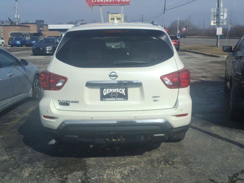 Used 2019 Nissan Pathfinder SL image 5