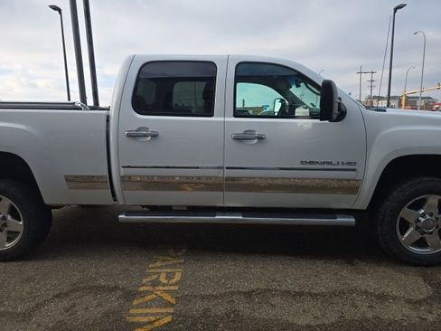 Used 2013 GMC Sierra 2500 Denali w/ Suspension Package, Off-Road image 5