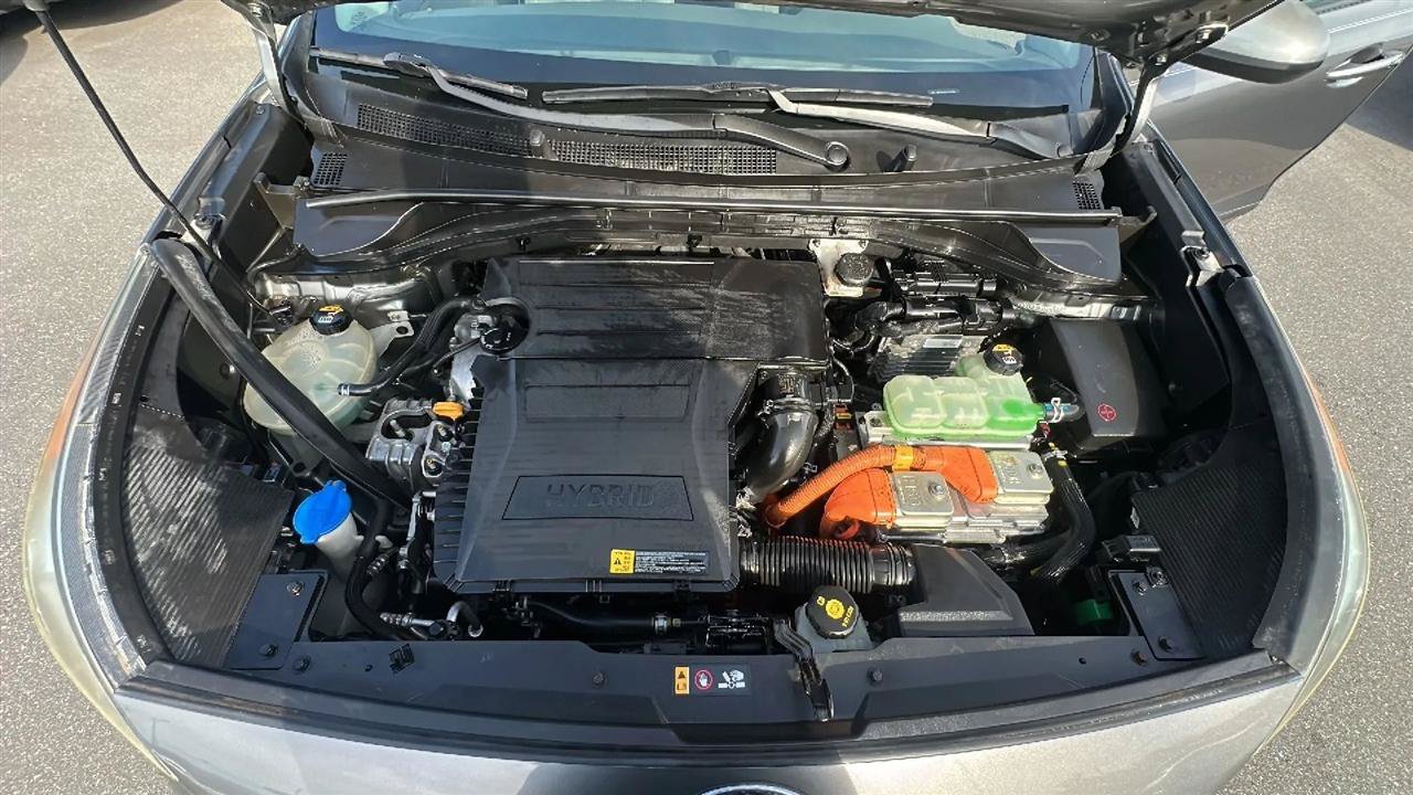 Used 2018 Kia Niro LX FWD image 36